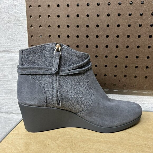 Crocs Leigh Gray Suede Side Zip Wedge Ankle Booties Shoes 204676 Womens Size 11 - Picture 5 of 9